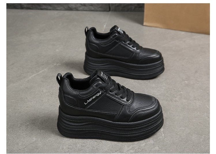 Damen modische Plateau-Sneaker mit strukturiertem Obermaterial und komfortablem Dämpfungssystem EB