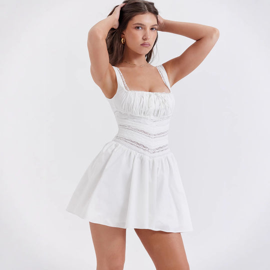 Damen lässiges Minikleid mit Rüschendetails und verstellbaren Trägern EB