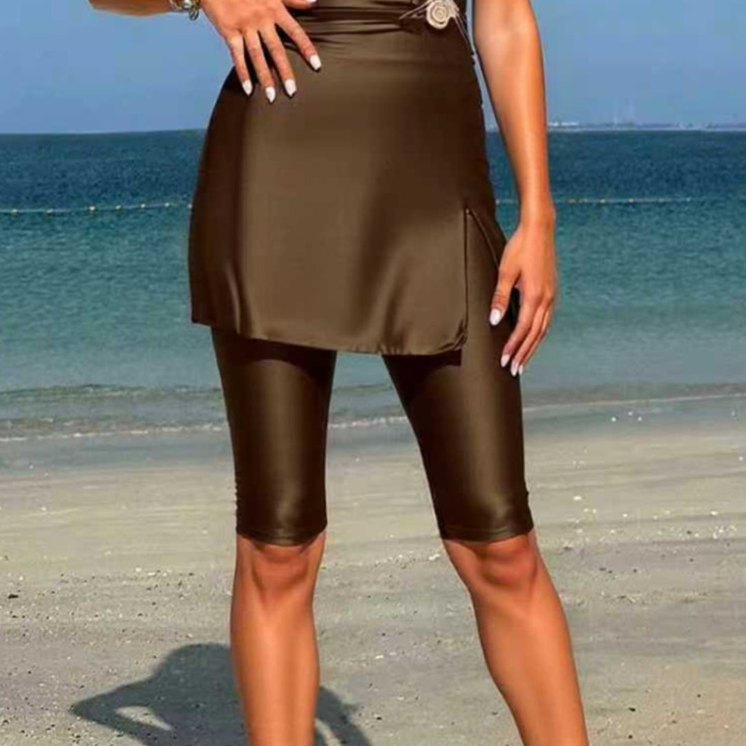 Damen Stylish Sportanzug mit Short und Wickeloptik EB
