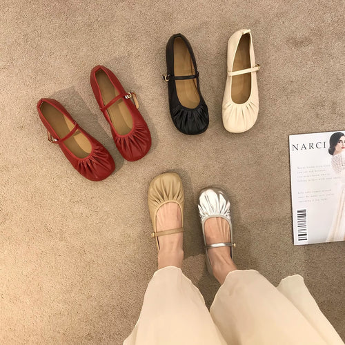 Damen Ballerinas mit modischem Riemchen und femininer Faltenoptik EB