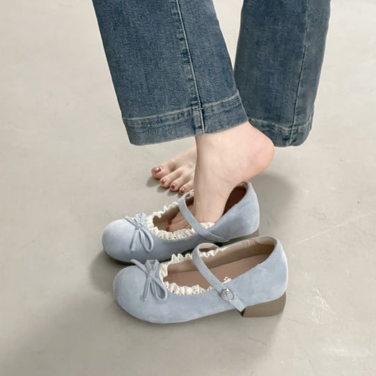 Damen Ballerinas mit eleganter Rüschenkante und praktischem Riemen EB