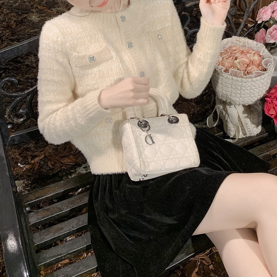 Damen Strickjacke mit Taschen und dekorativen Knöpfen EB
