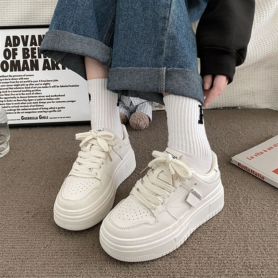 Damen Plattform Sneakers mit sportlichem Design und verstärkter Sohle EB
