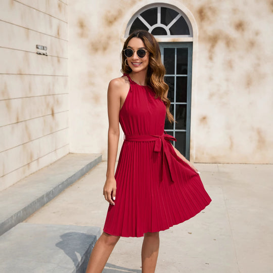 Damen Plissiertes Sommerkleid mit tailliertem Gürtel und Halterneck EB