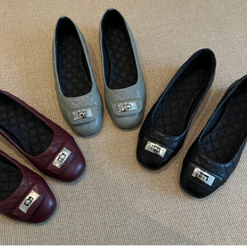 Damen Ballerinas mit luxuriösem Steg und markantem Logo EB