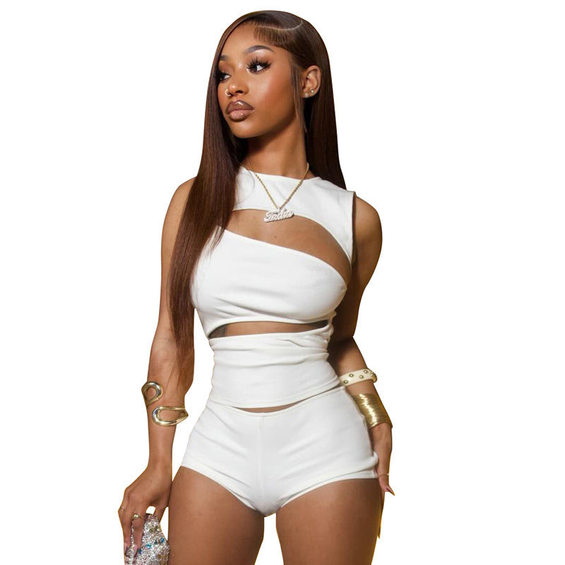 Damen modisches Oberteil mit angeschnittenen Details und passenden Shorts EB