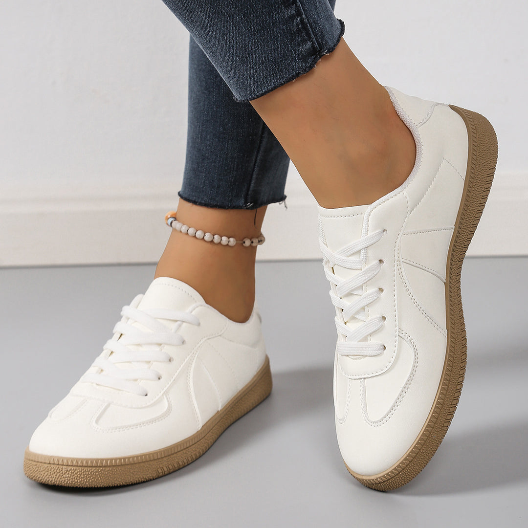 Damen Sneakers mit klassischer Schnürung und rutschfester Sohle EB