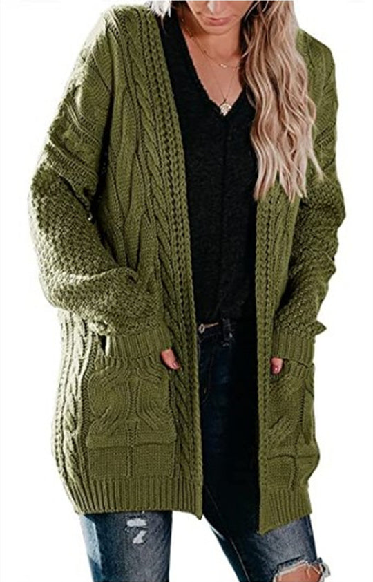 Damen Grobstrickjacke mit femininer Silhouette und praktischen Taschen EB