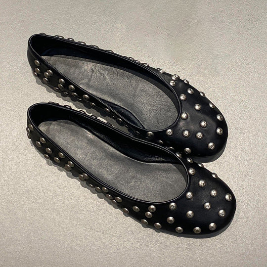 Damen elegante Ballerinas mit auffälligem Nietenbesatz EB