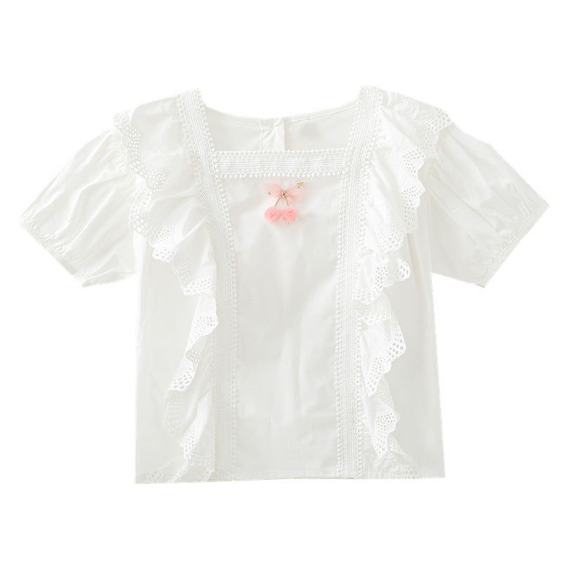 Mädchen Bluse mit verspieltem Rüschendesign und kunstvoller Häkelverzierung EB
