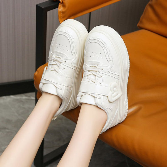 Damen Sportliche Sneakers mit Herz-Applikation EB