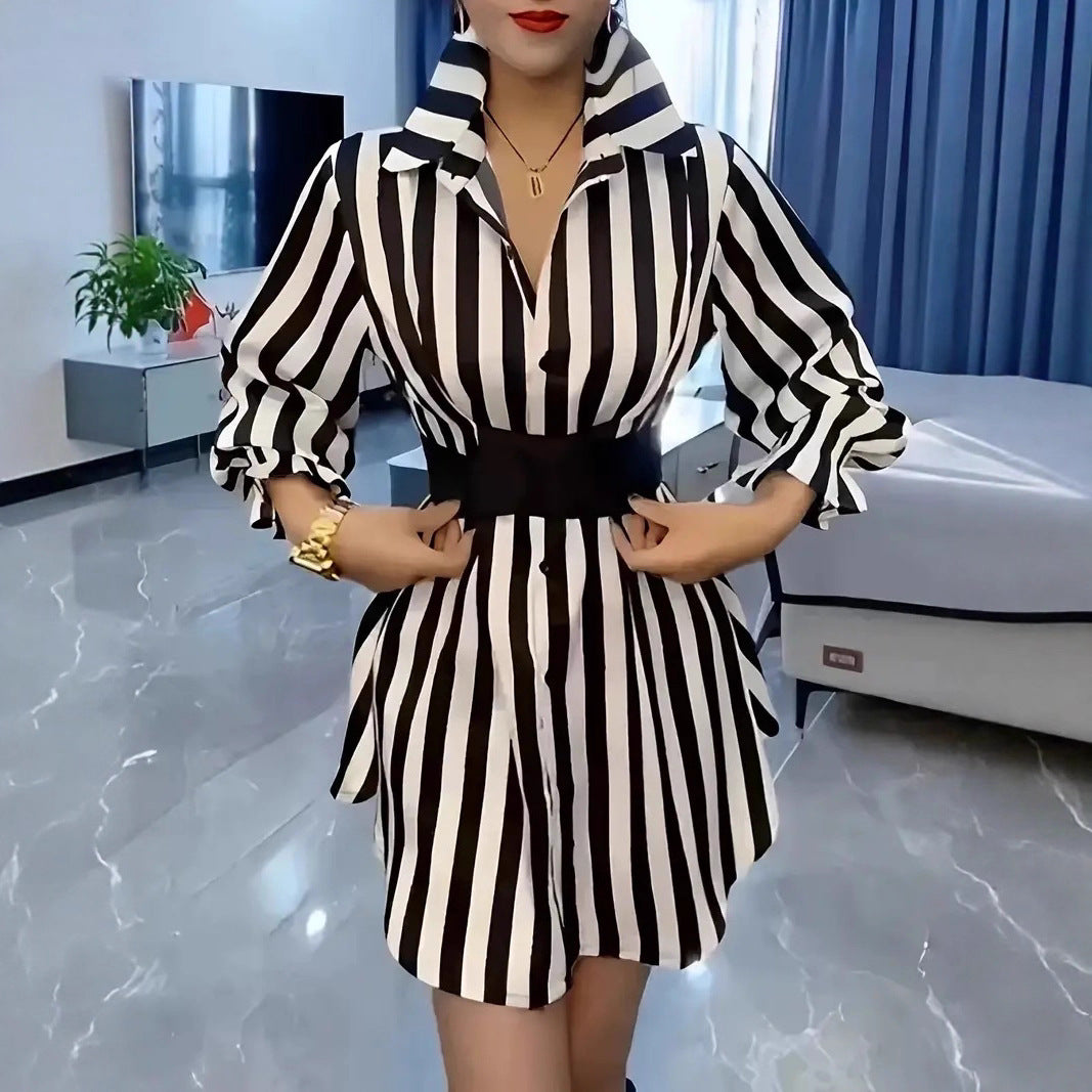 Damen Hemdblusenkleid mit markantem Streifenmuster und weitem Kragen EB