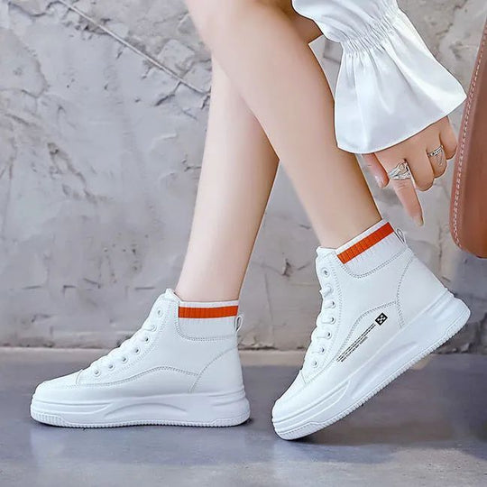 Damen Hohe Sneakers mit rutschfester Profilsohle und modischem Strickkragen EB