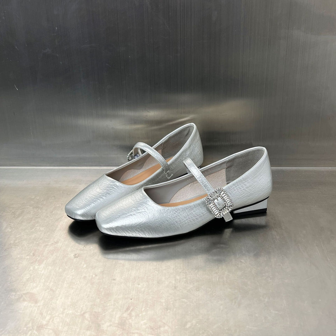 Damen Elegante Ballerinas mit modischem Riemen und funkelndem Schmuckdetail EB