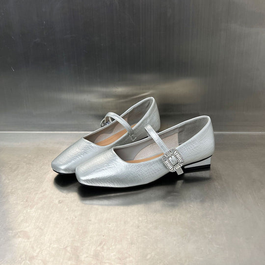 Damen Elegante Ballerinas mit modischem Riemen und funkelndem Schmuckdetail EB