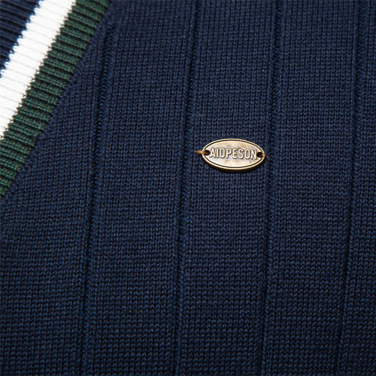 Herren Strickjacke mit elegantem V-Ausschnitt und feiner Rippstruktur EB