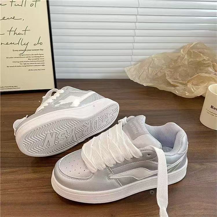 Damen Bequeme Sneaker mit modernem Obermaterial und gepolsterter Sohle EB