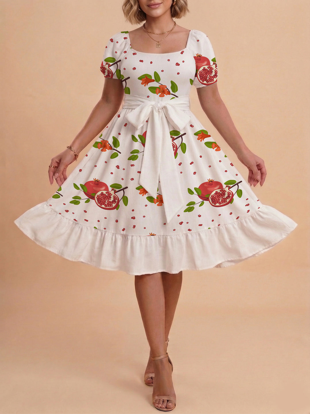 Damen Kleid mit tailliertem Schnitt und verspieltem Blumenmuster EB