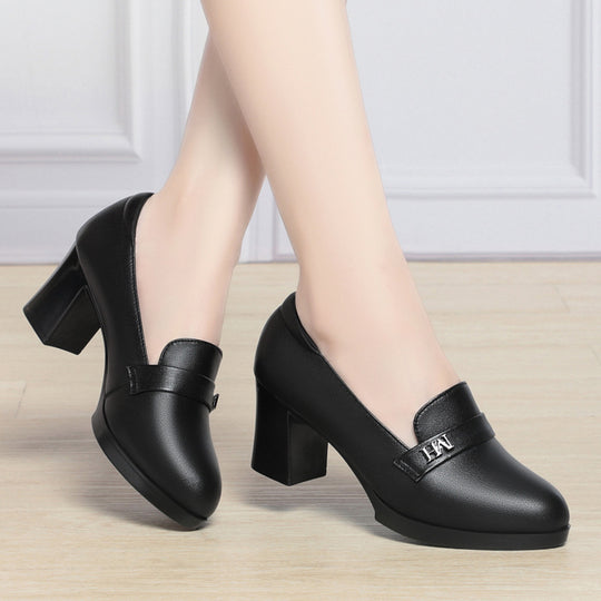 Damen elegante Pumps mit modischem Schmuckdetail und komfortablem Blockabsatz EB
