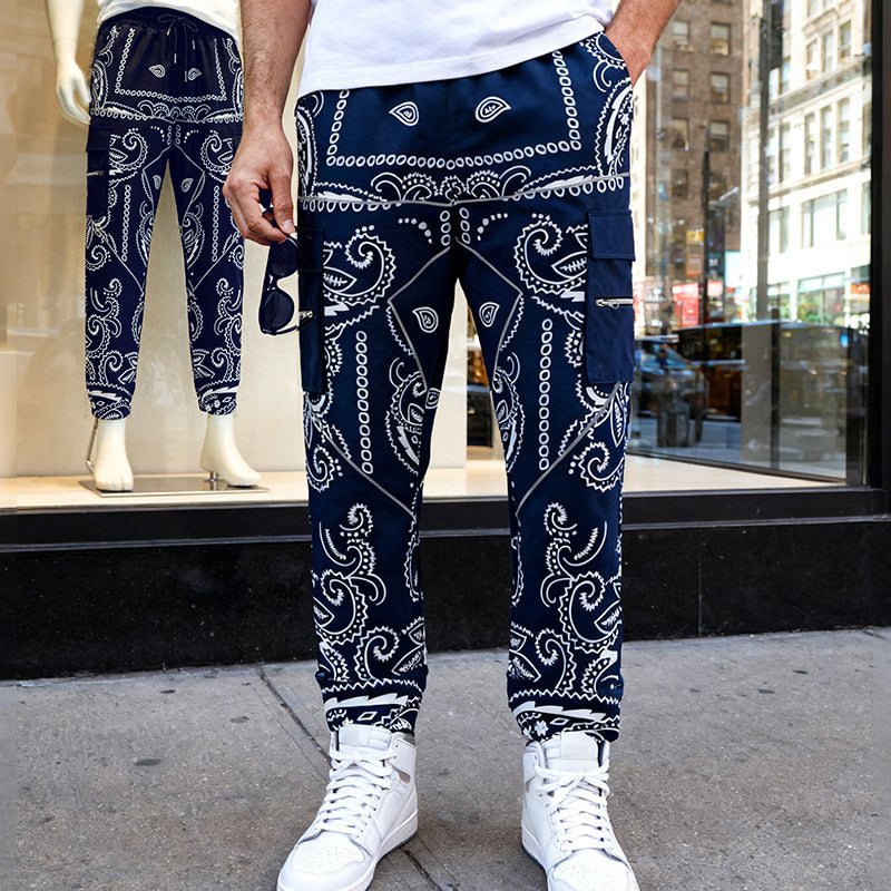 Herren Cargo-Jogginghose im Bandana-Print mit Cargo-Taschen & elastischem Bund EB