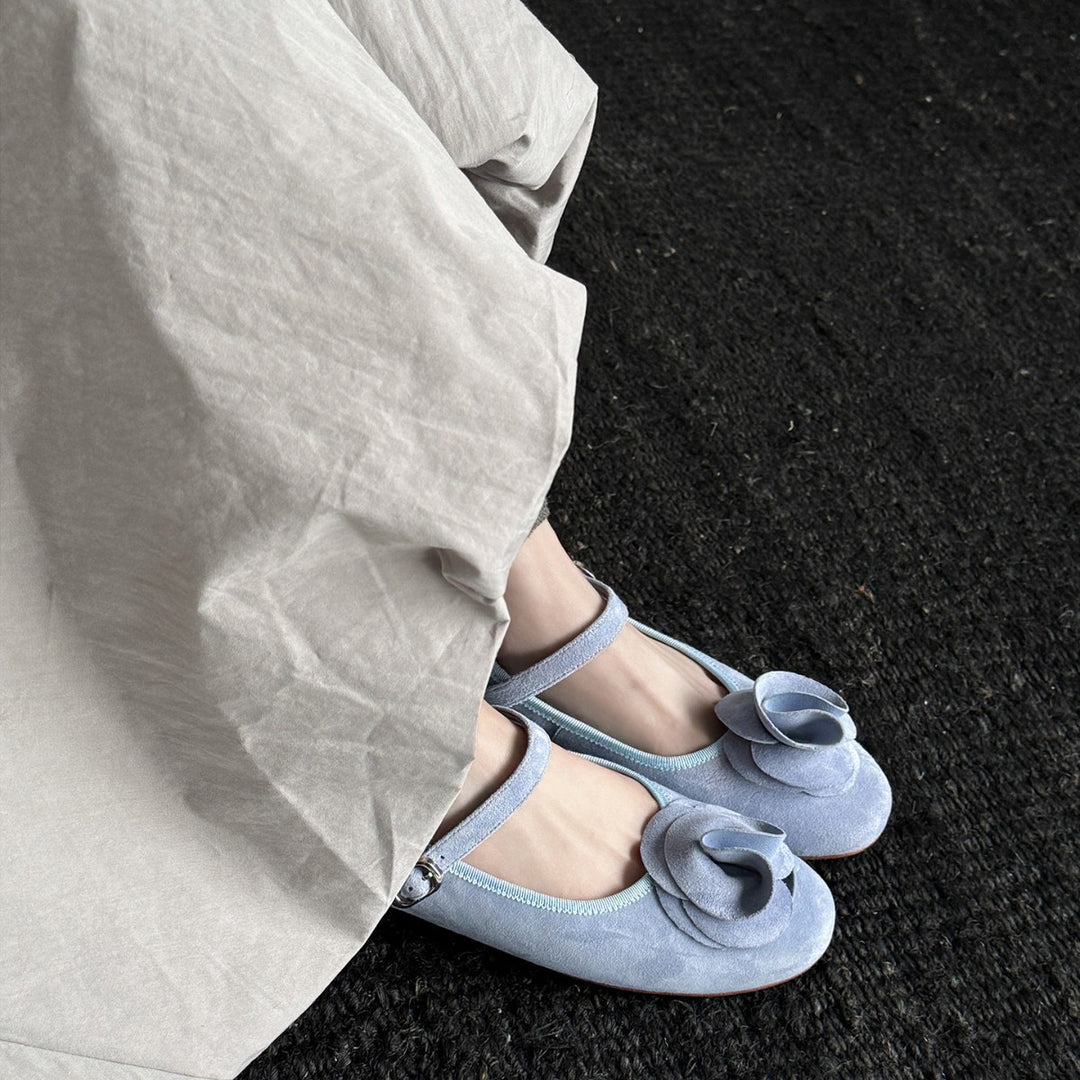 Damen Ballerina-Schlüpfschuhe mit floralem Design und verstellbarem Riemchen EB