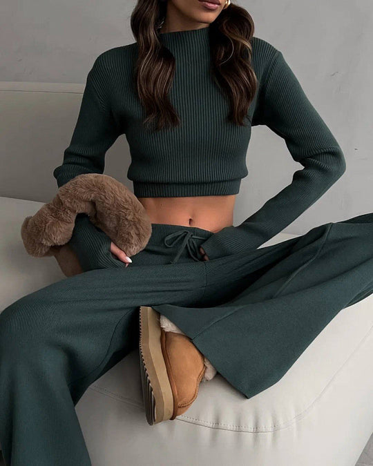Damen geripptes Lounge-Set mit Cropped-Pullover und weiter Jogginghose EB