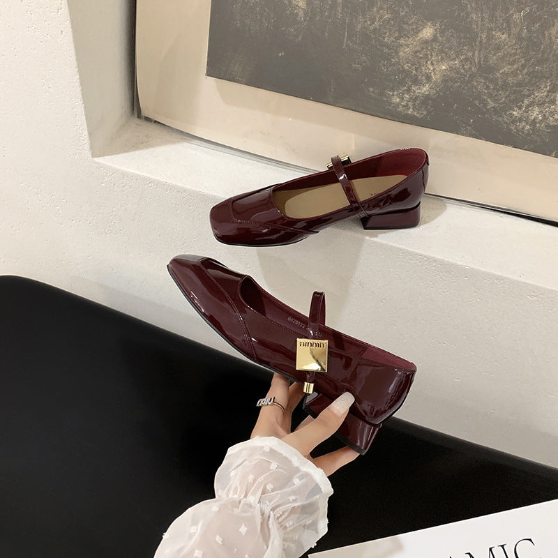 Damen Ballerinas mit glänzender Oberfläche und dekorativem Riemen EB