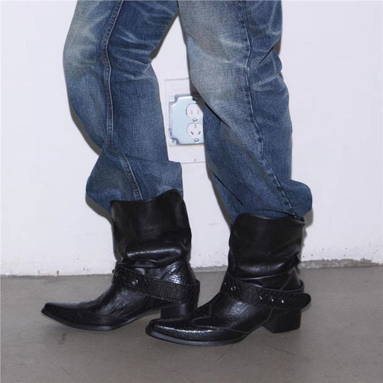 Damen Cowboystiefel mit spitzer Zehenpartie, Schlangenprägung und Nietenriemen EB