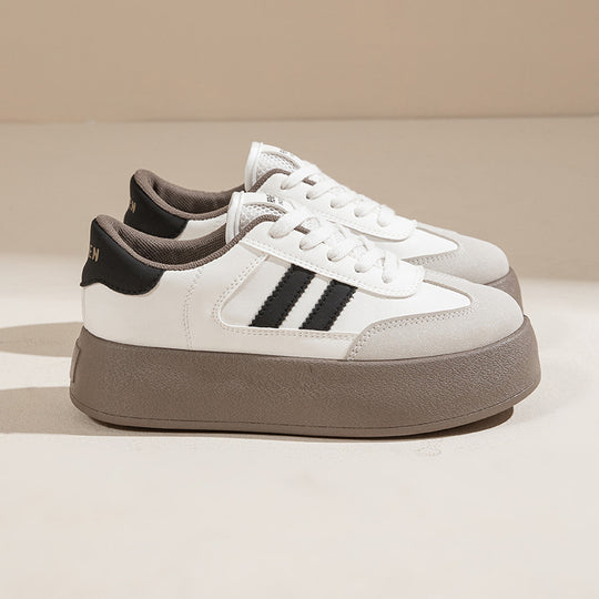 Damen Plattform-Sneaker mit trendigem Design und hochwertiger Oberflächenstruktur EB