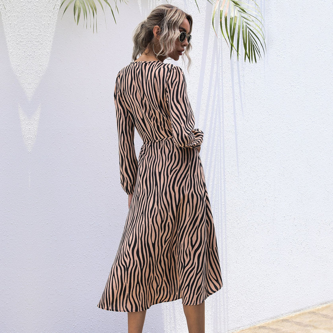 Damen Wickelkleid mit taillierter Silhouette und eleganten Puffärmeln EB