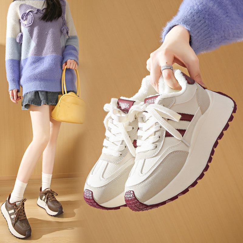 Damen Freizeit Sneakers mit kuscheligem Innenfutter und rutschfester Sohle EB