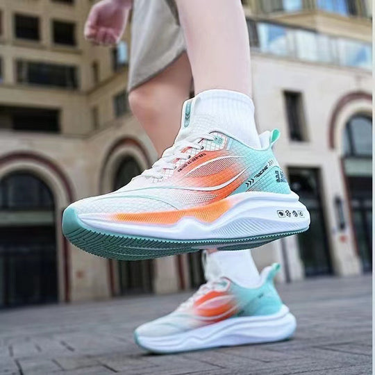 Unisex leichte Street-Running Sneaker mit geformter Energierückführungssohle und atmungsaktivem Netzoberteil EB