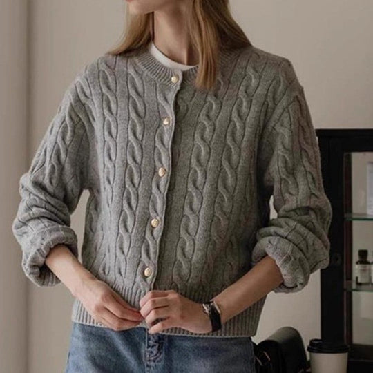 Damen Strickjacke mit Zopfmuster und eleganten Knopfdetails EB