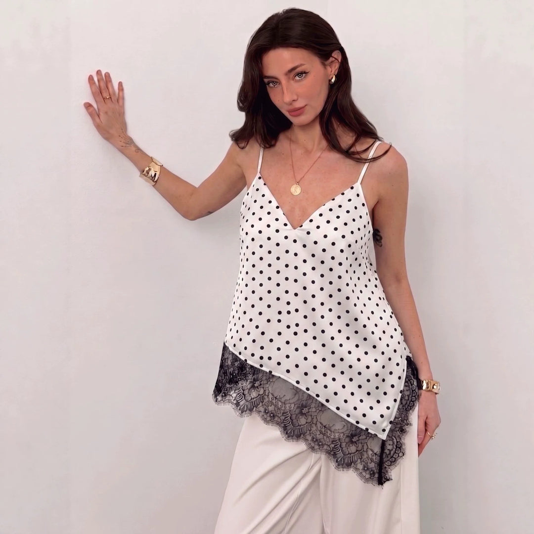 Damen nan seidig-glänzendes Spaghettiträger-Cami mit asymmetrischer Spitzenkante EB