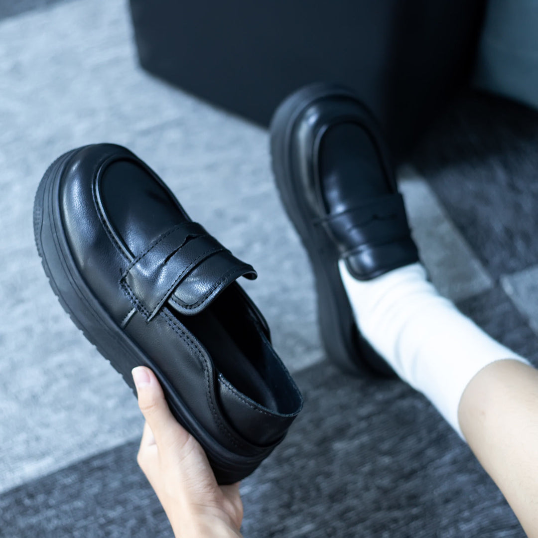 Damen Komfortable Loafers mit modischem Klettverschluss EB