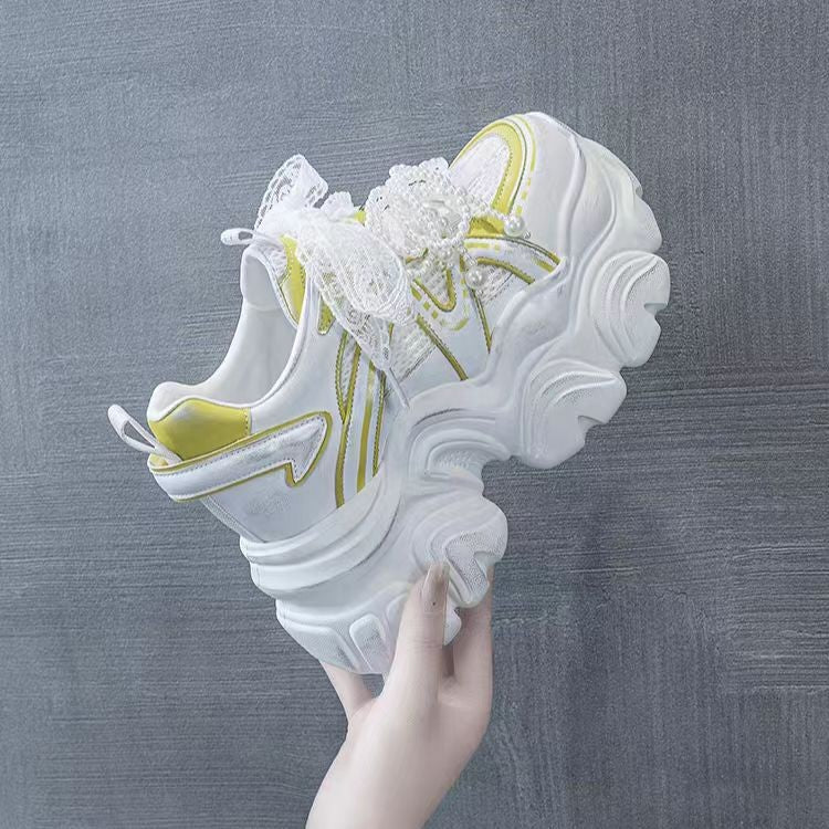 Damen Sportliche Plateau-Sneaker mit dekorativer Schnürung EB