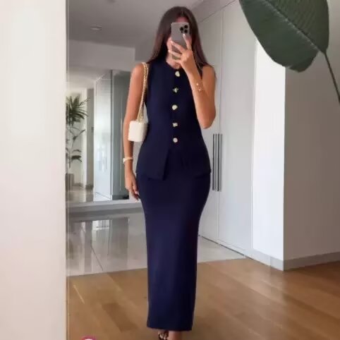 Damen Set aus ärmellosem Oberteil mit Knopfdetails und schwingendem Rock EB