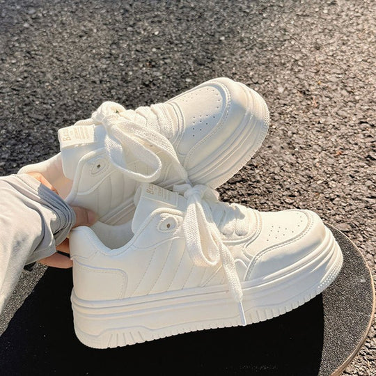 Damen Sportliche Sneakers mit hochdämpfendem und atmungsaktivem Obermaterial EB