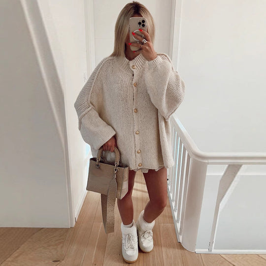 Damen Grobstrickjacke mit eleganten Knopfdetails und lässigem Oversized-Schnitt EB