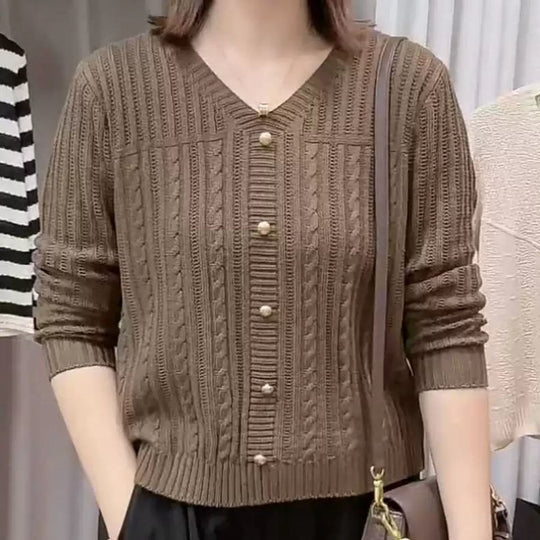 Damen Strickjacke mit feinem Zopfmuster und eleganten Perlenknöpfen EB