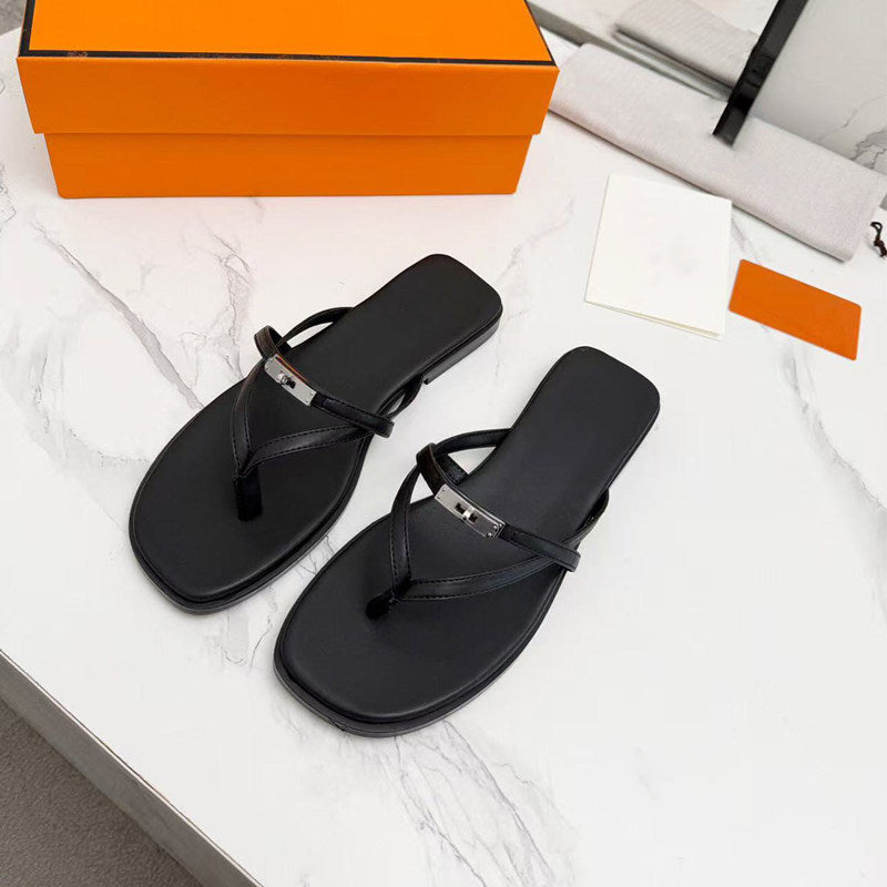 Damen Elegante Zehentrenner-Sandalen mit verstellbarem Riemendesign und feinen Metallic-Details EB