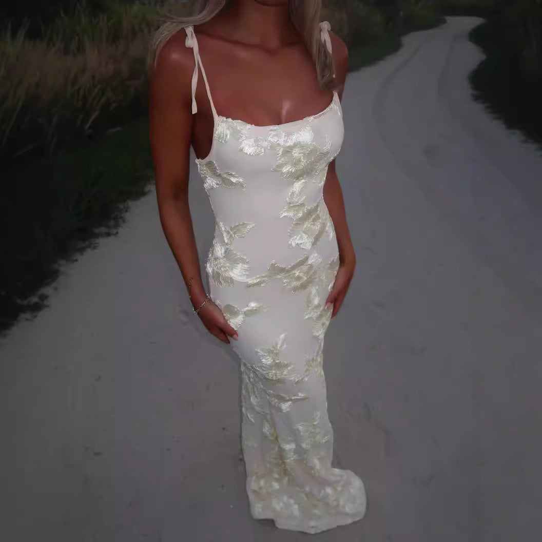 Damen Elegantes Blumenstickkleid mit trägerloser Silhouette EB