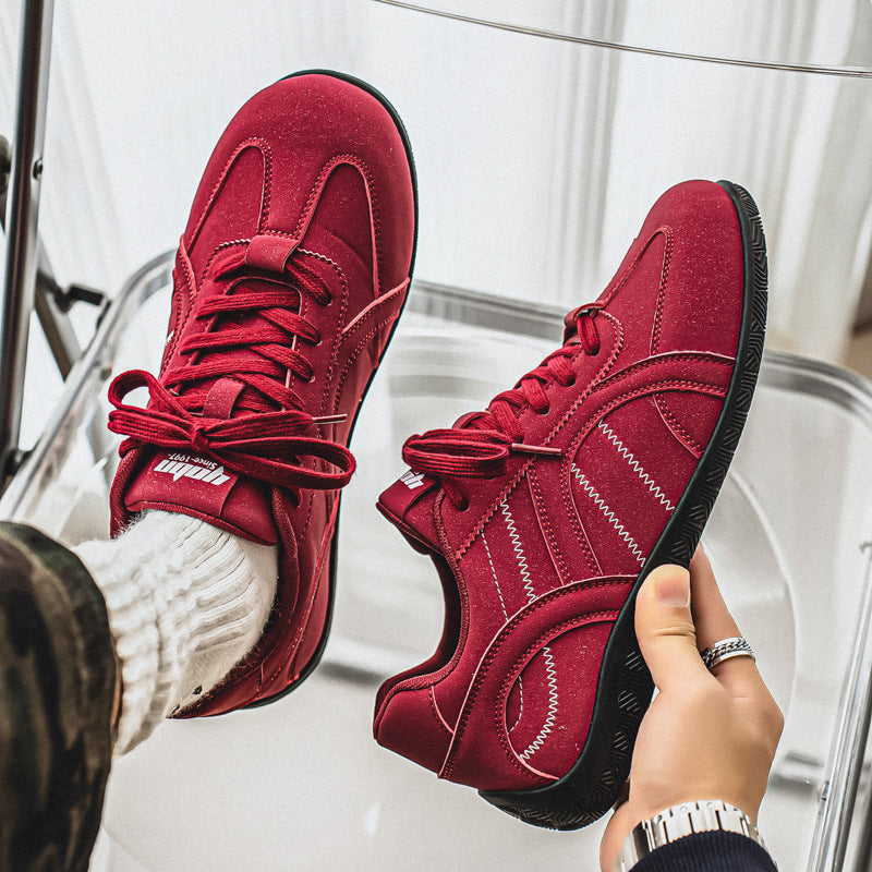 Herren retro-inspirierte Low-Top Freizeit-Sneaker mit Wildlederoptik, gepolstertem Knöchelkragen und griffiger Gummilaufsohle EB