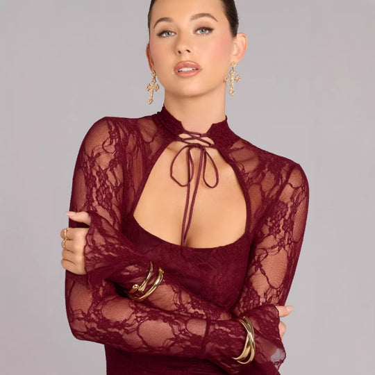 Damen Spitzenminikleid mit hohem Kragen und raffinierten Cut-Out-Details EB