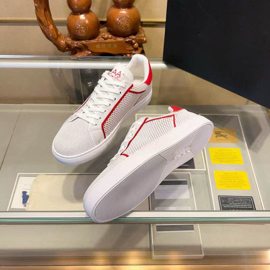 Damen Sportliche Sneaker mit atmungsaktiver Netzstruktur und rutschfester Sohle EB