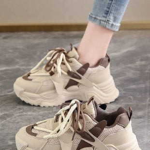 Damen Sportliche Sneakers mit dämpfender Sohlenkonstruktion und innovativem Design EB