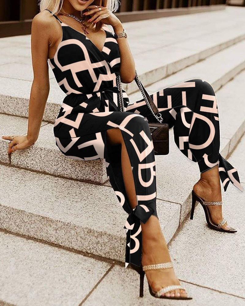 Damen Modischer Jumpsuit mit tiefem V-Ausschnitt und elegantem Druck EB