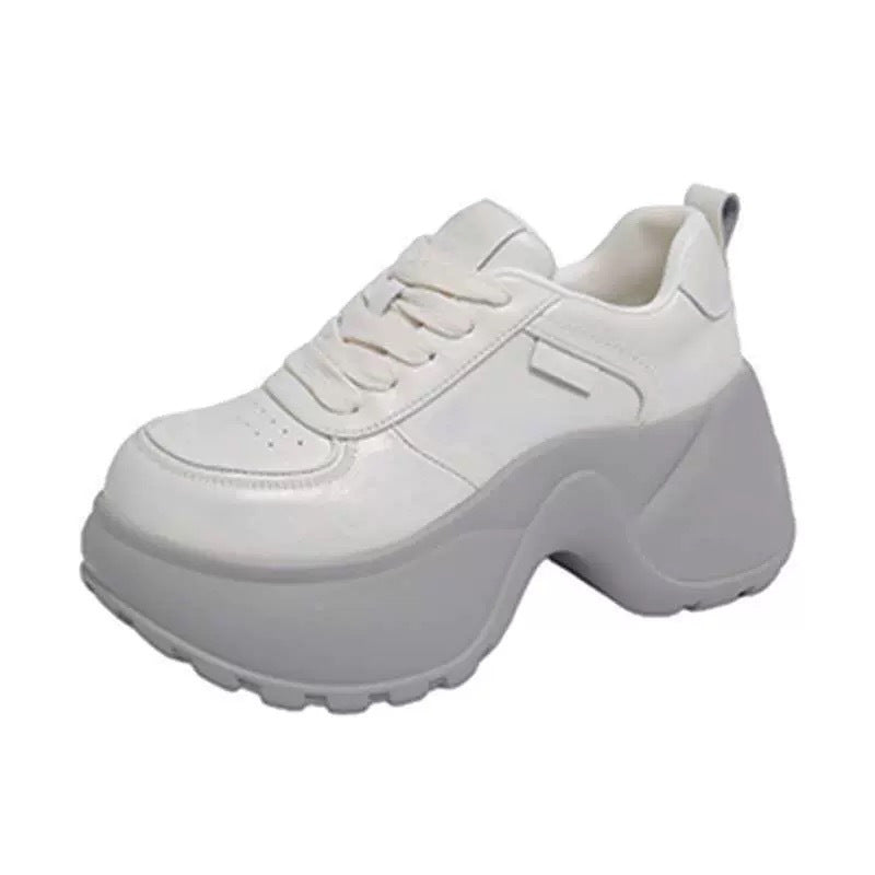 Damen Sportliche Chunky Sneakers mit trendigem Design und hoher Plattform EB