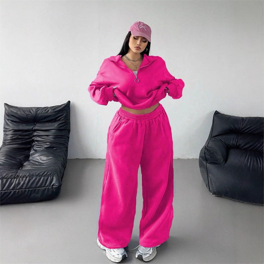 Damen Samt-Cropped-Ziphoodie und weit geschnittene High-Waist Palazzo-Jogginghose Eichborn Berlin