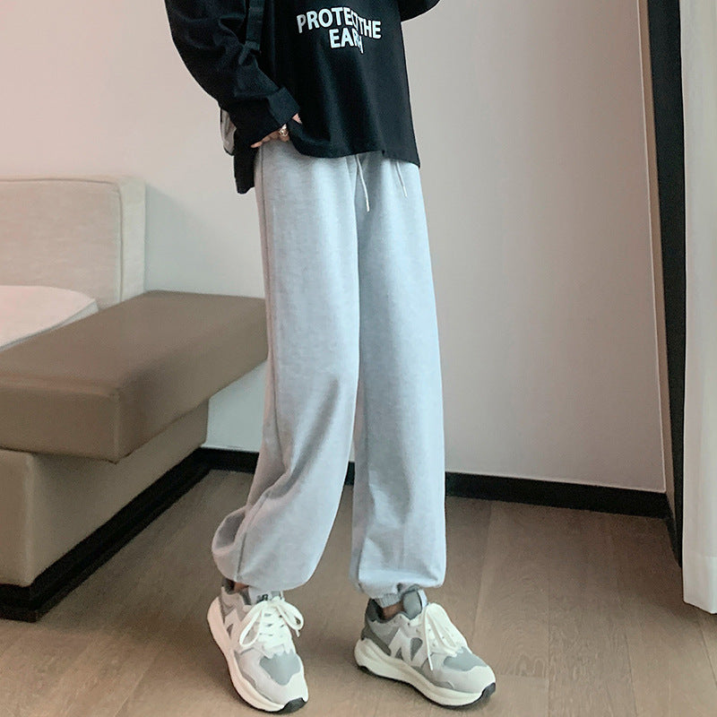 Damen nan relaxed-fit Sweatpants mit elastischem Kordelbund, seitlichen Eingriffstaschen und abgesteppten Saumnähten EB